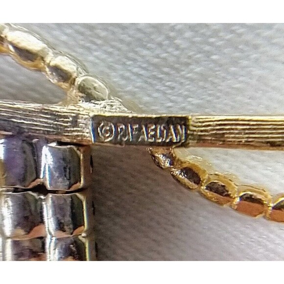 Rafaelian Signed AMERICAN FLAG Brooch Pin Gold Tone 1.75" x 1.25 inch Vintage - Picture 6 of 9